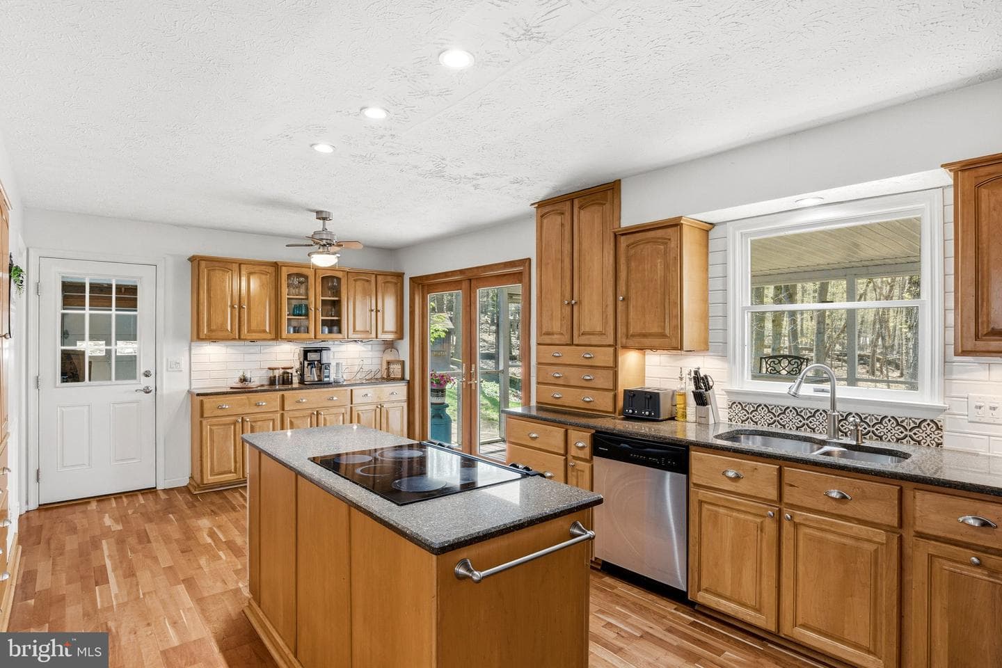 662 Shannon Road photo 19