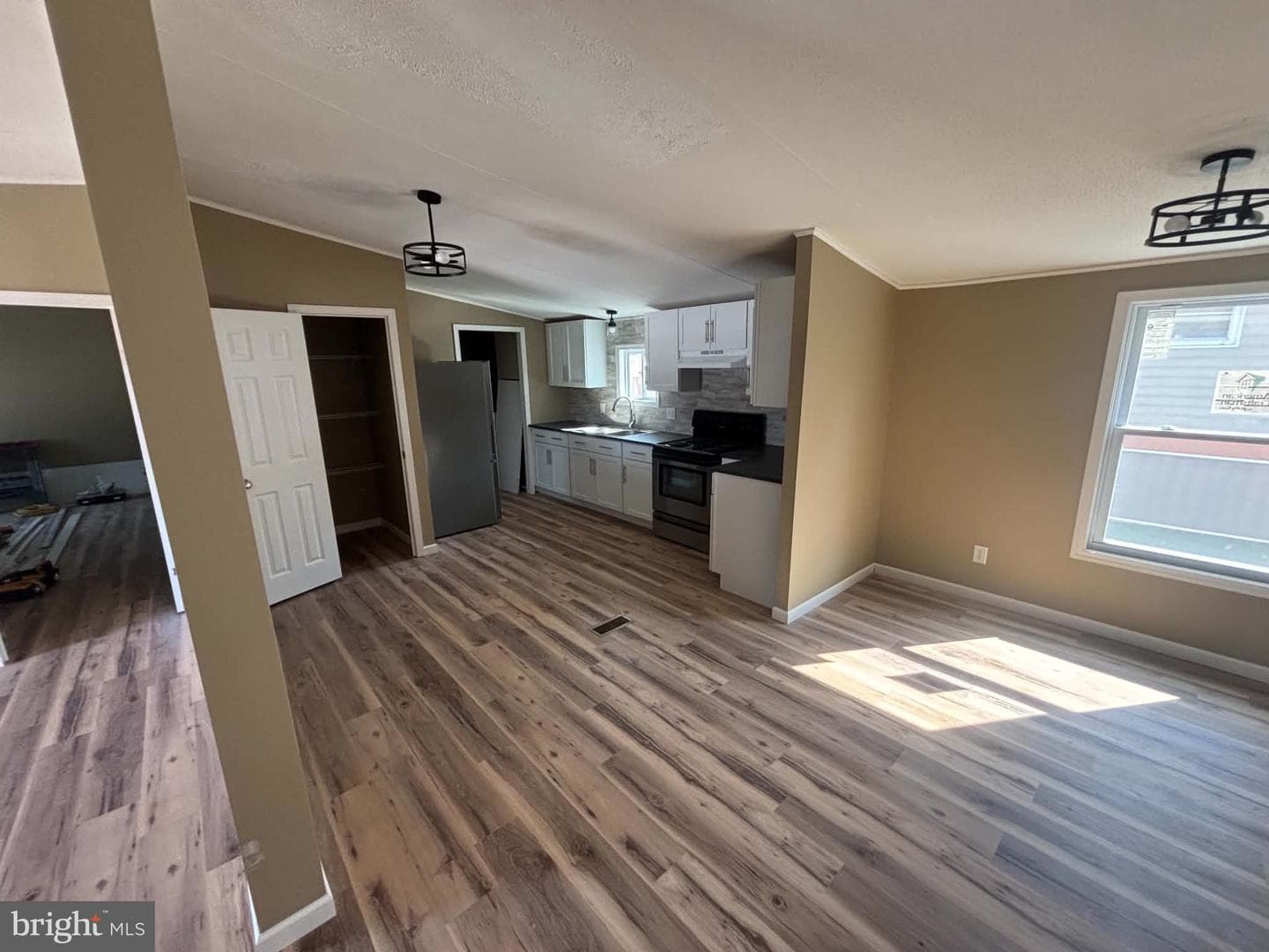 182 Rustic Drive photo 5