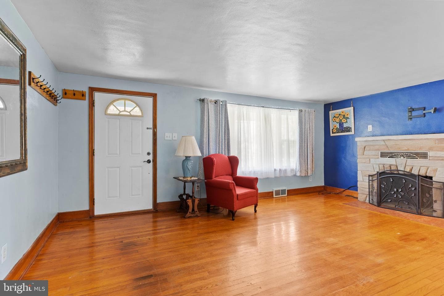 1883 George Avenue photo 4
