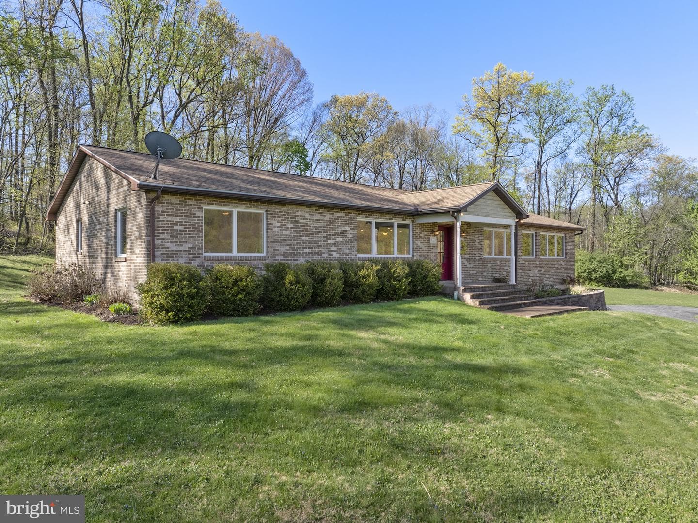 96 Peach Glen Road photo 5