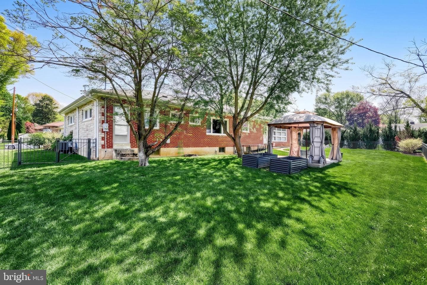 52 Center Drive photo 33