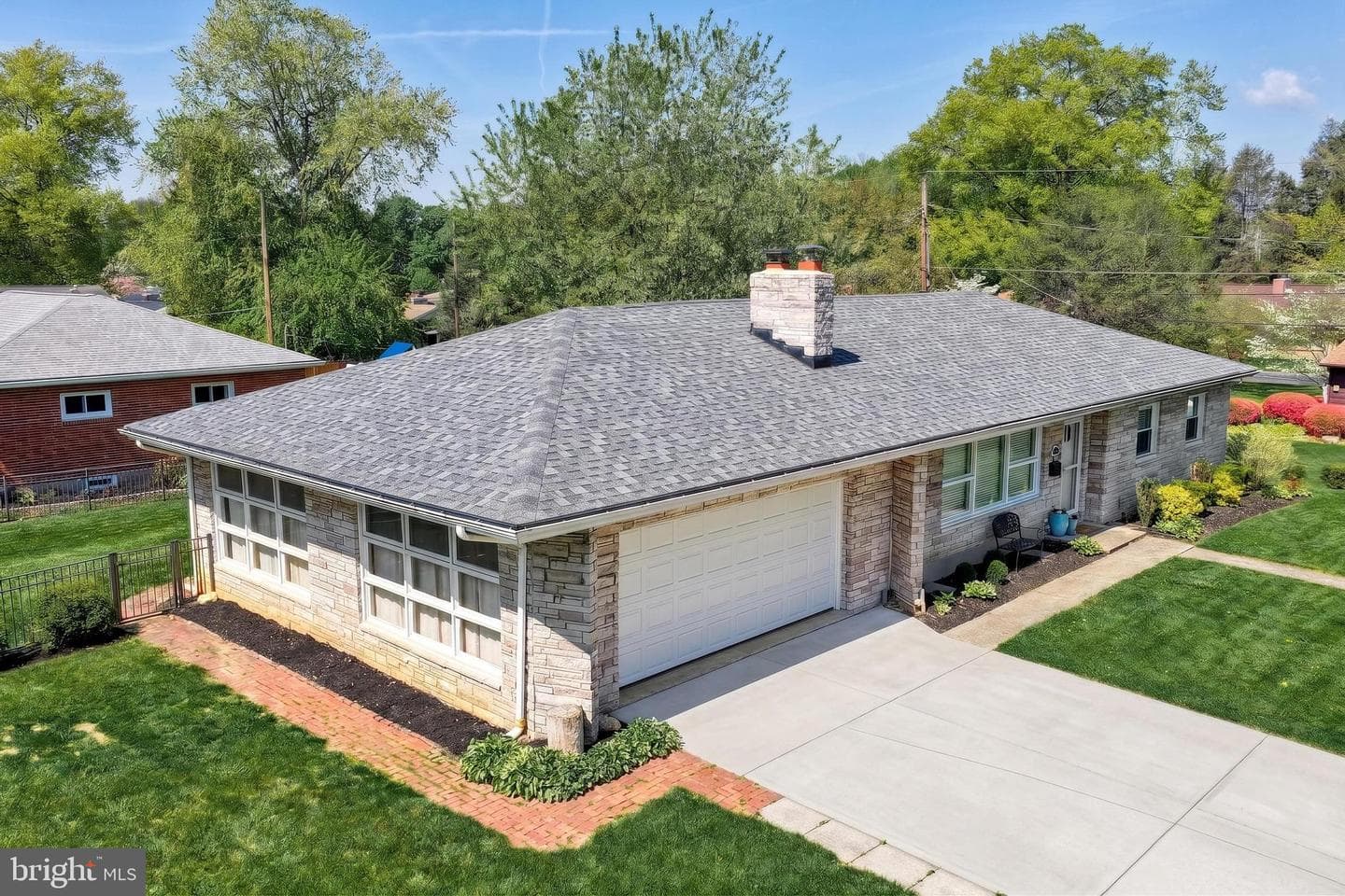 52 Center Drive photo 34