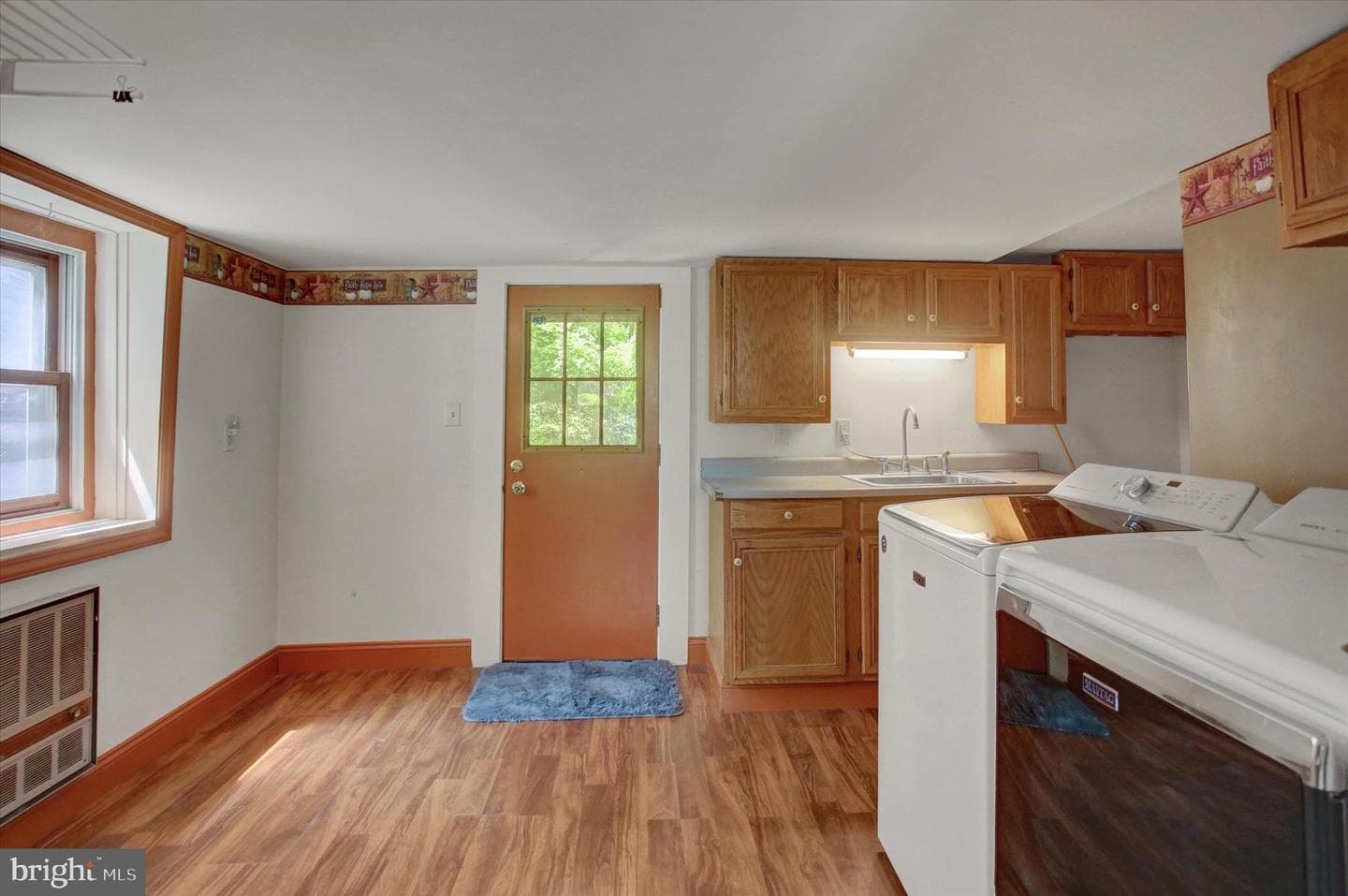 55 E Main Street photo 18
