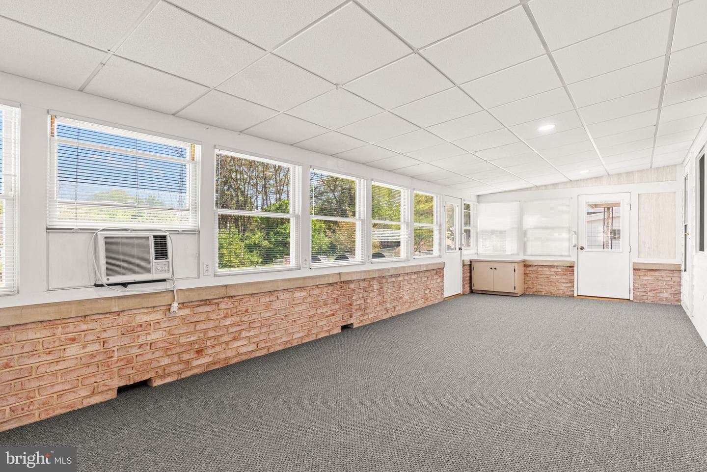 1833 Spring Road photo 20