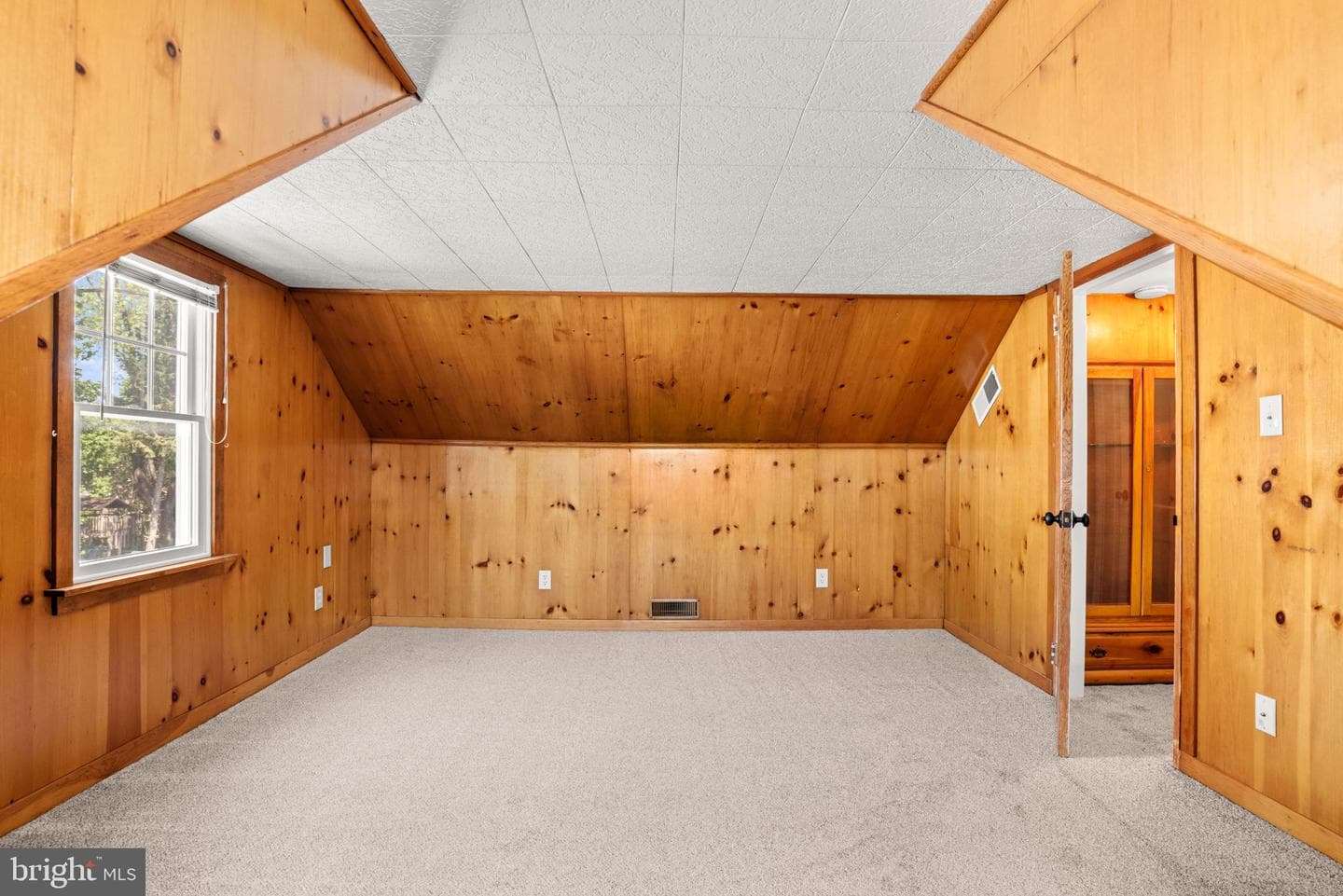 1833 Spring Road photo 23