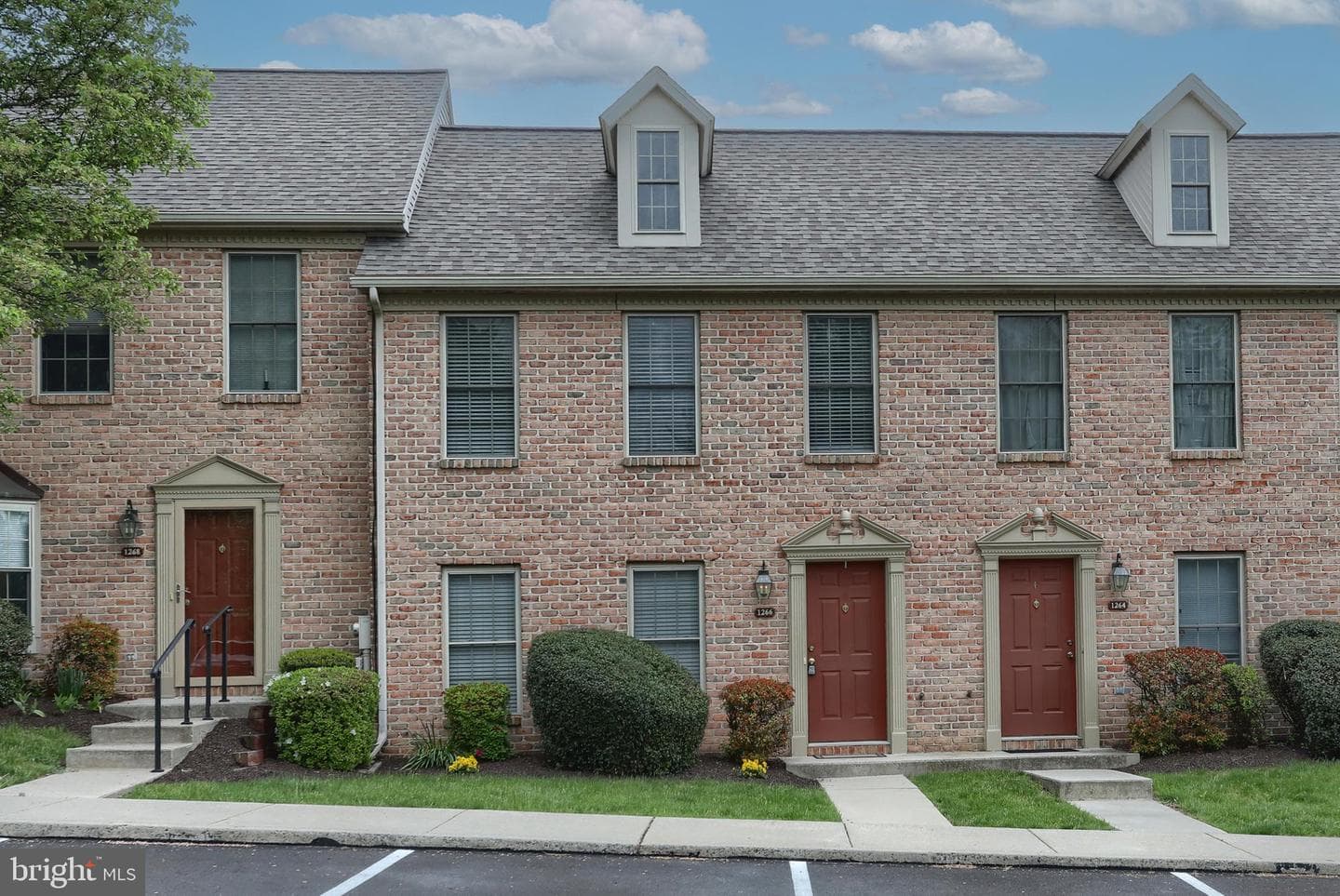 1266 Hunters Ridge Drive photo 2
