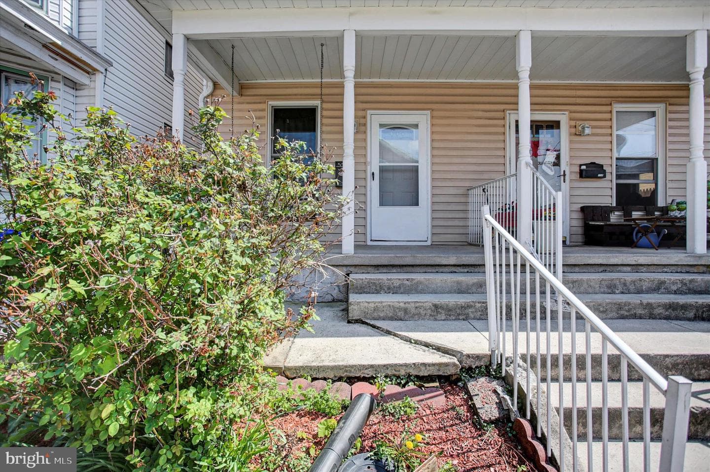 114 E Orange Street photo 2