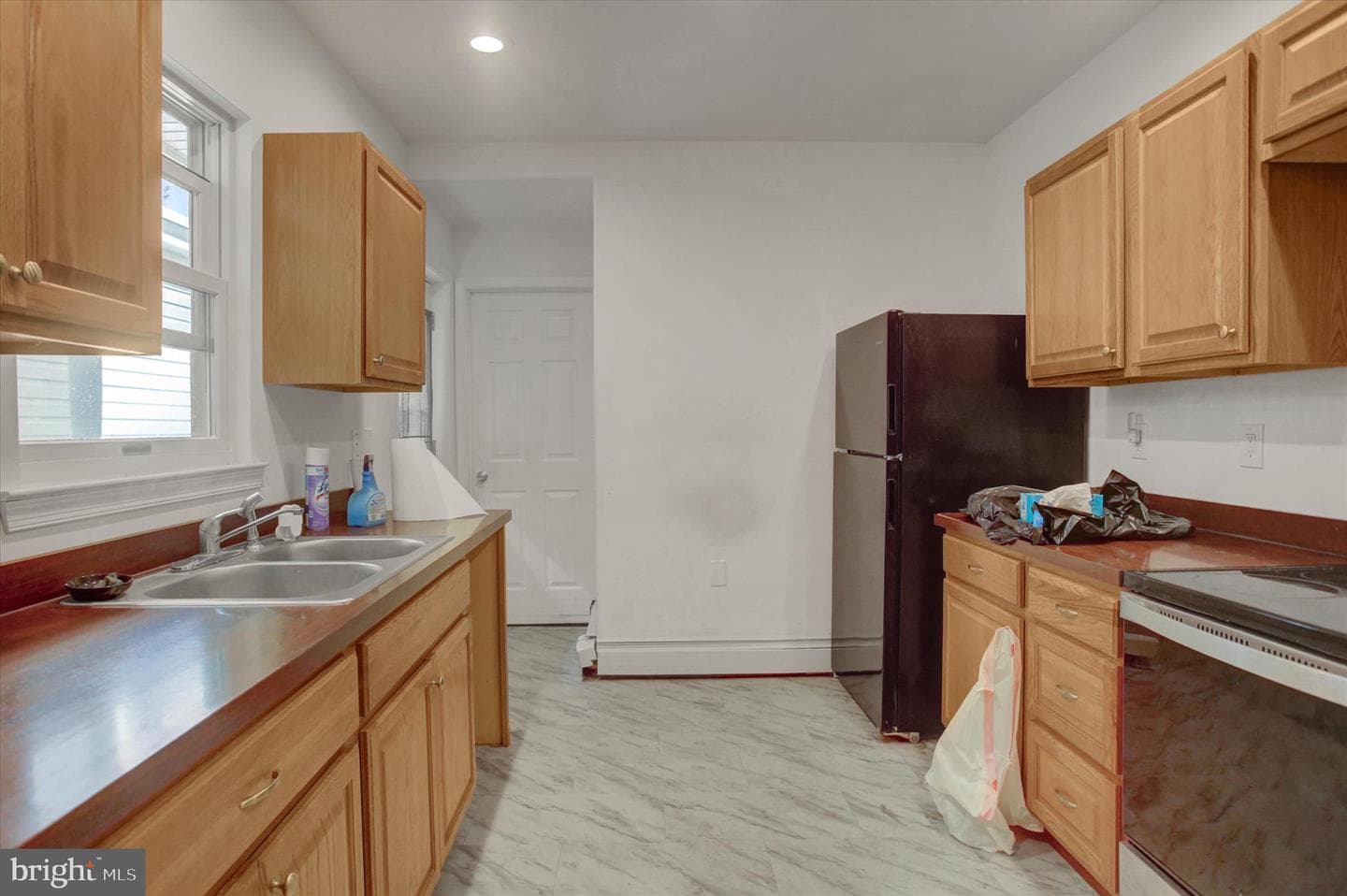 114 E Orange Street photo 8