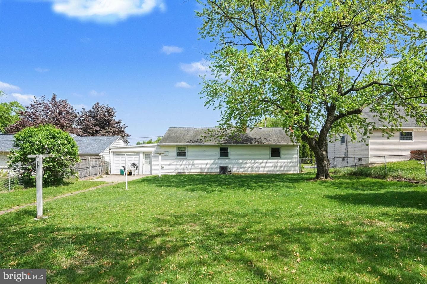 1872 Spring Road photo 26