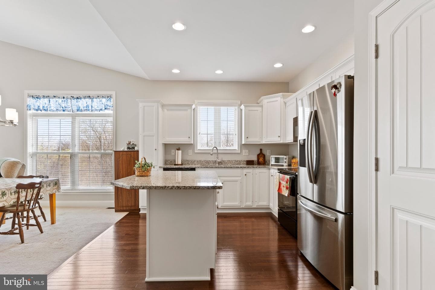 1635 Shady Maple Court photo 10