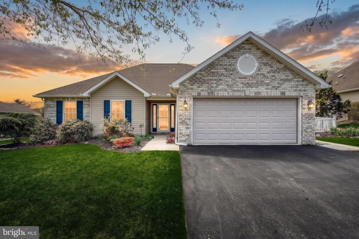 303 Touchstone Drive photo 1