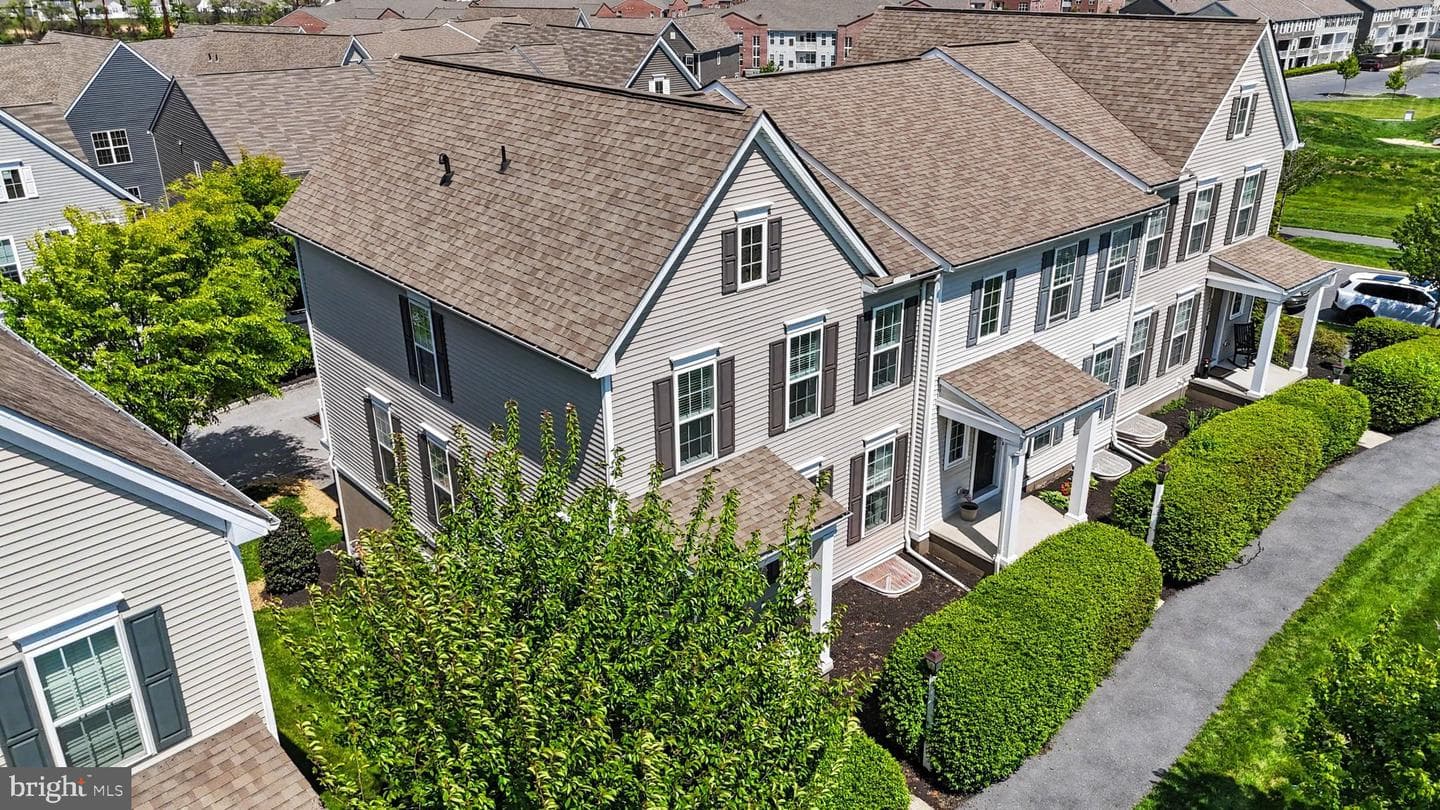 3256 Lark Way