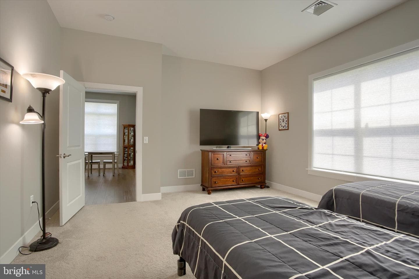 736 Aurora Drive photo 7