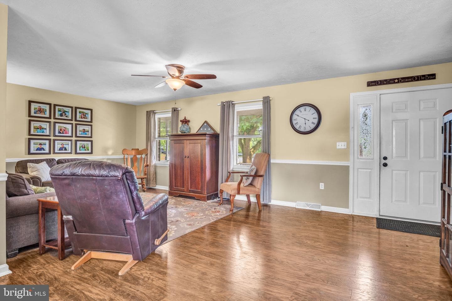 55 Ridge Avenue photo 3