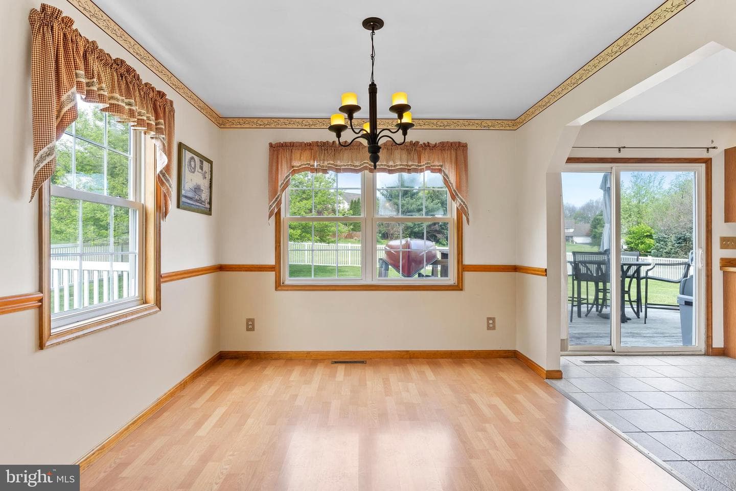 117 Woodview photo 9