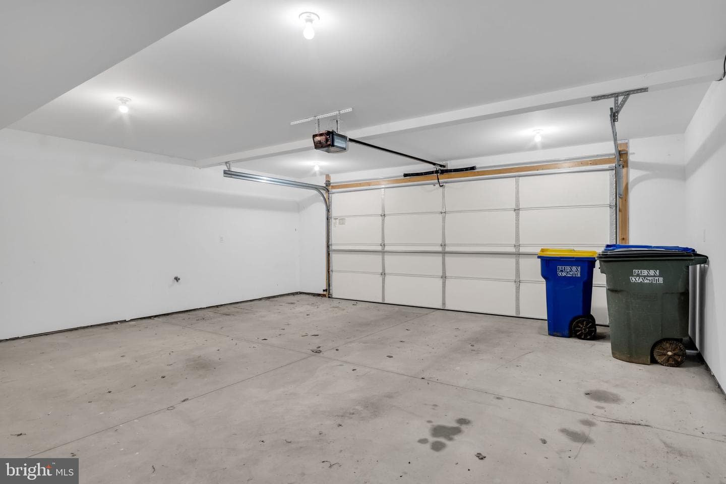 707 Belmont photo 23