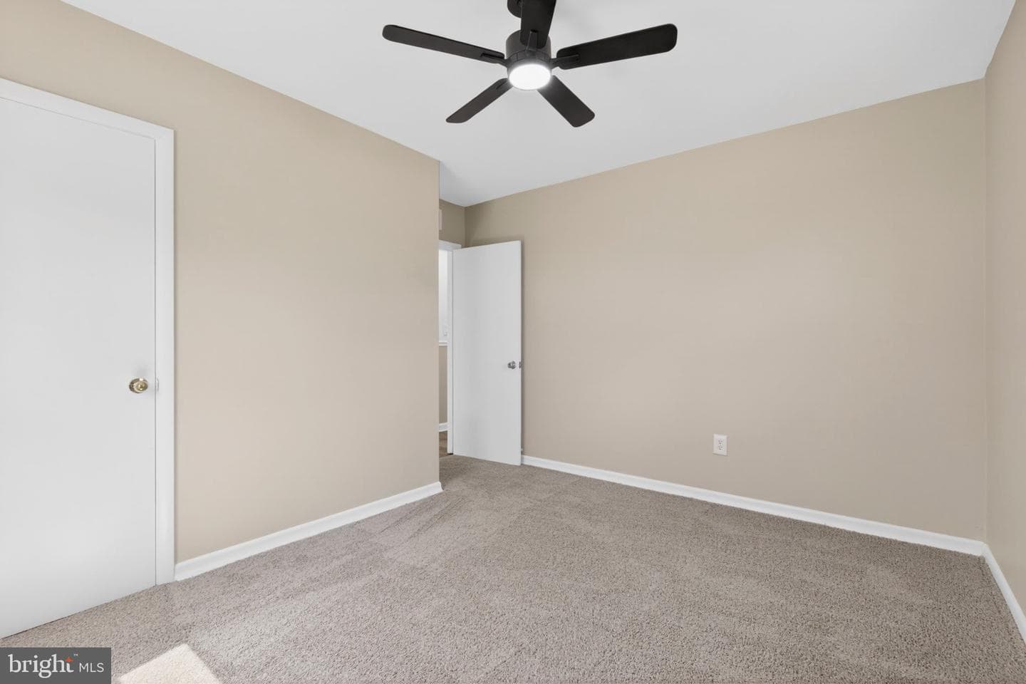 340 Charles Road photo 21