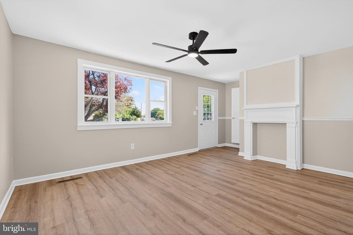 340 Charles Road photo 7