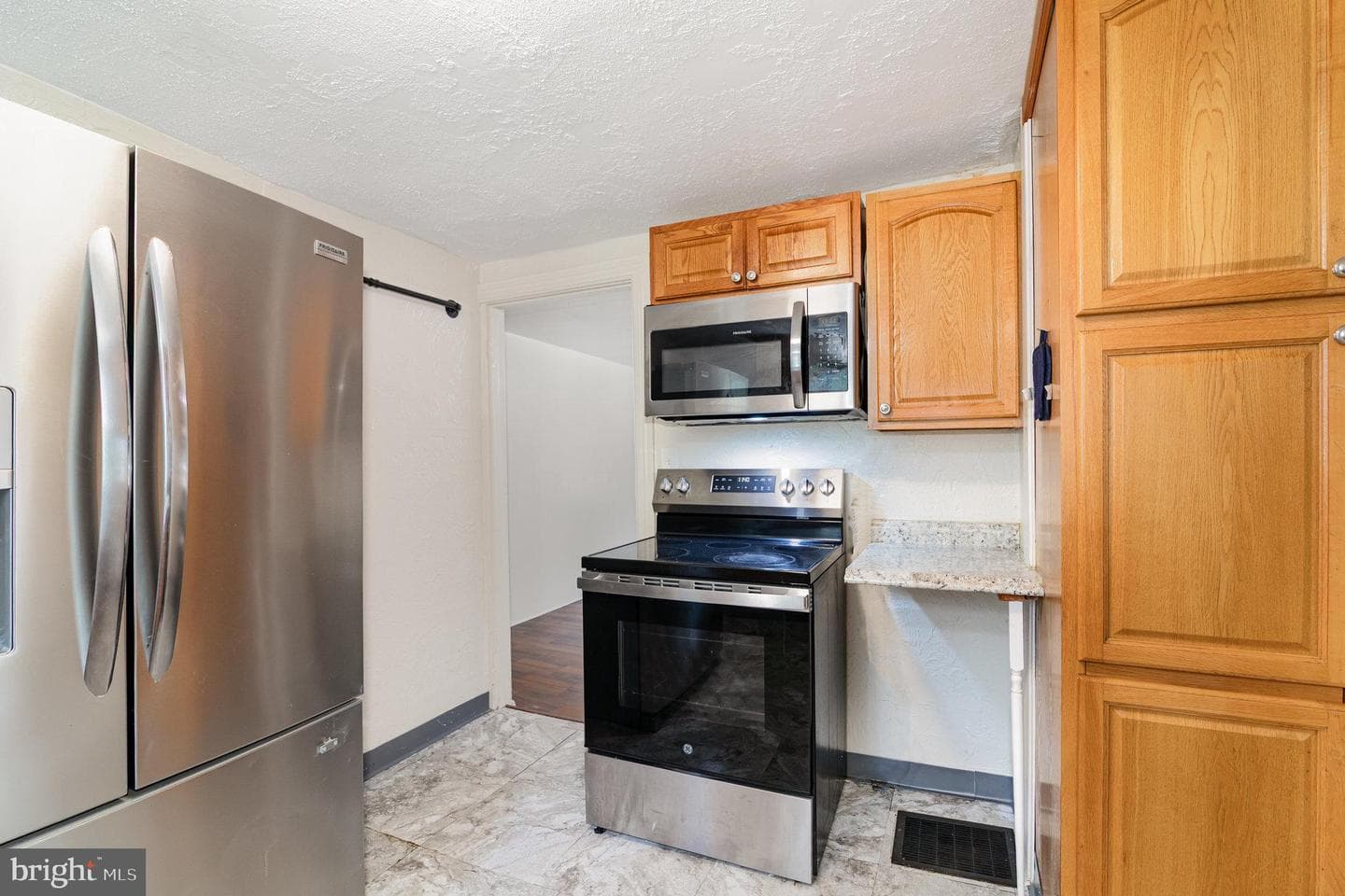 3311 Chestnut St photo 3