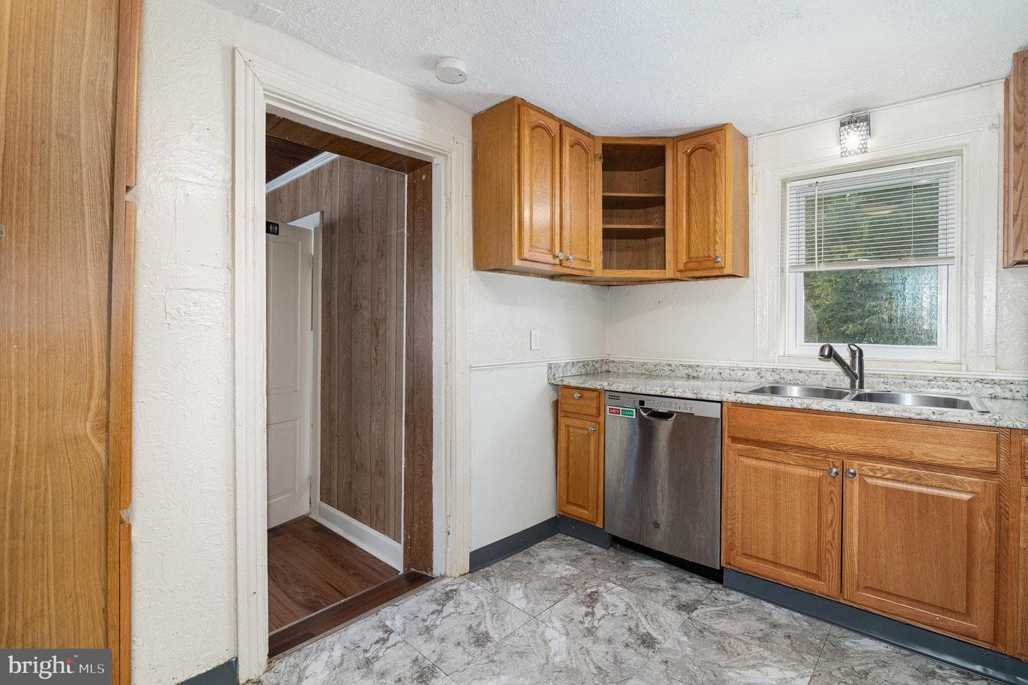 3311 Chestnut St photo 4