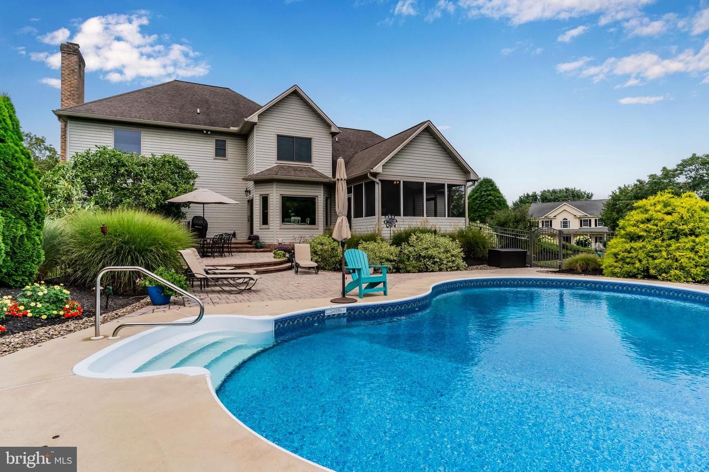1826 Signal Hill Drive photo 4