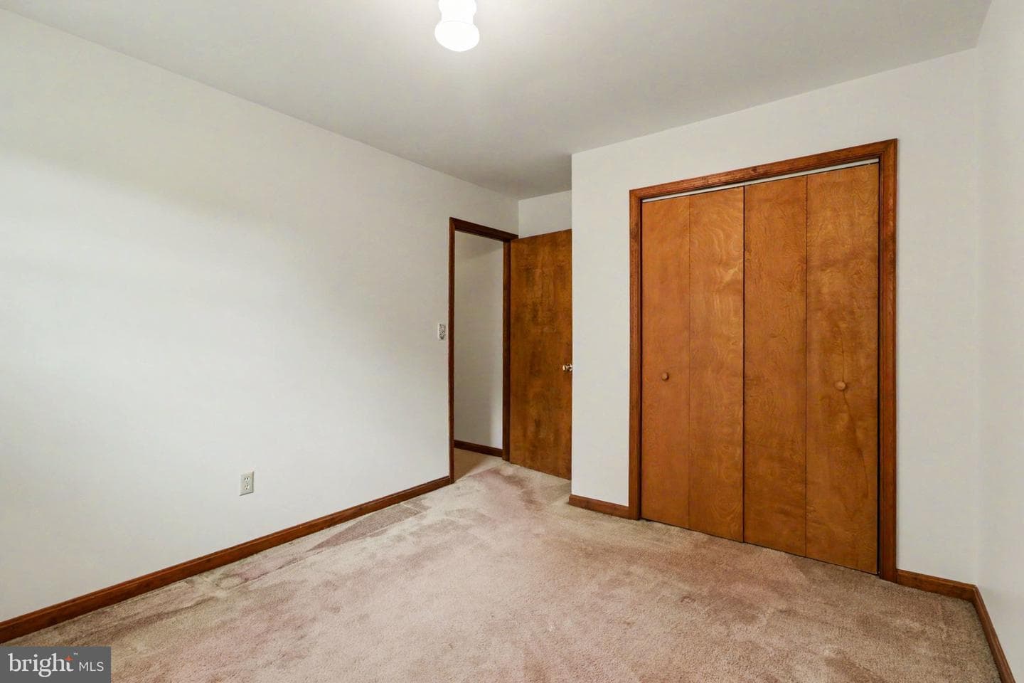 685 S Middlesex Road photo 16