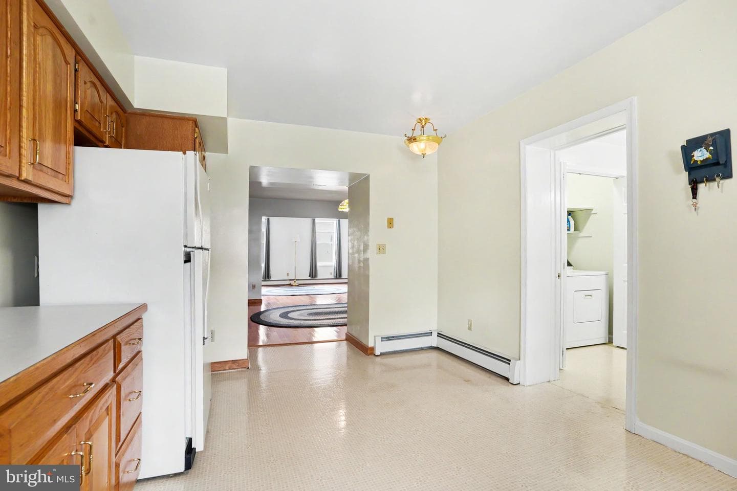 9 E Main Street photo 11