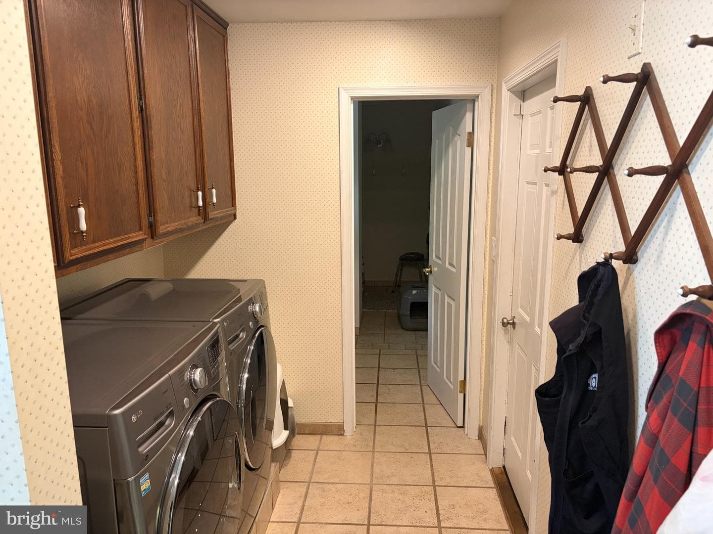 1231 Lindy Terrace photo 4