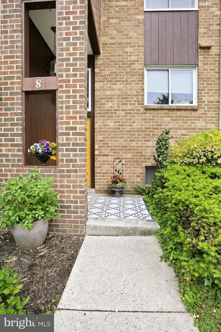 8 Campbell Pl photo 1