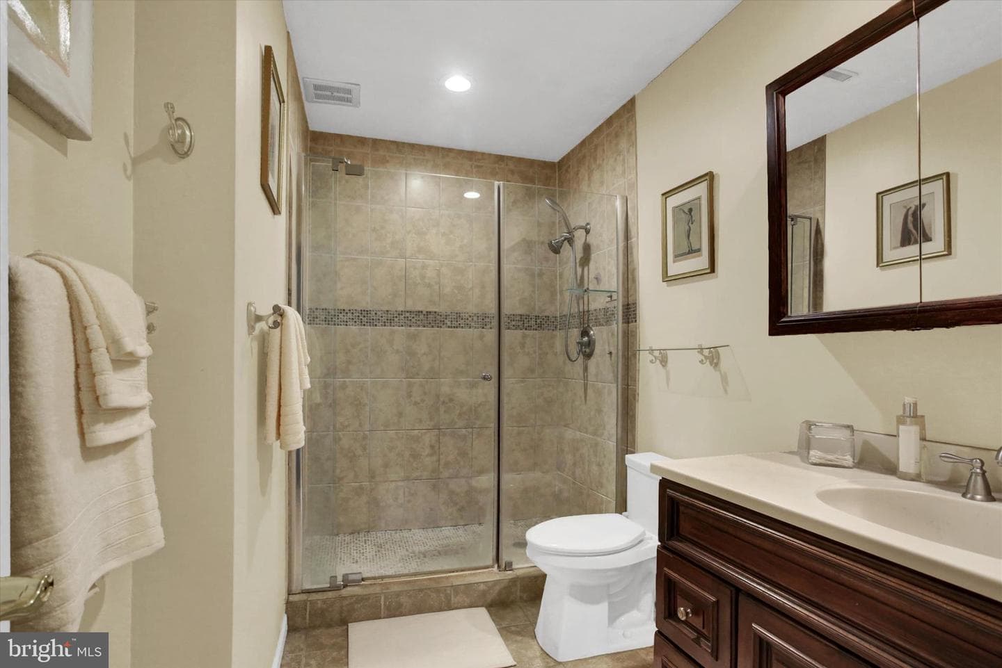 8 Campbell Pl photo 21