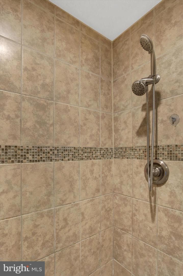 8 Campbell Pl photo 22