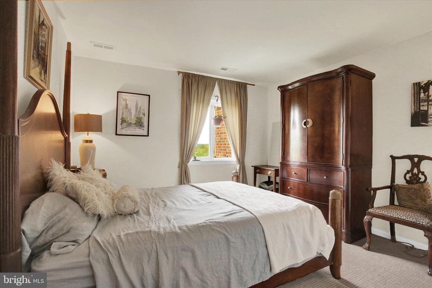 8 Campbell Pl photo 24