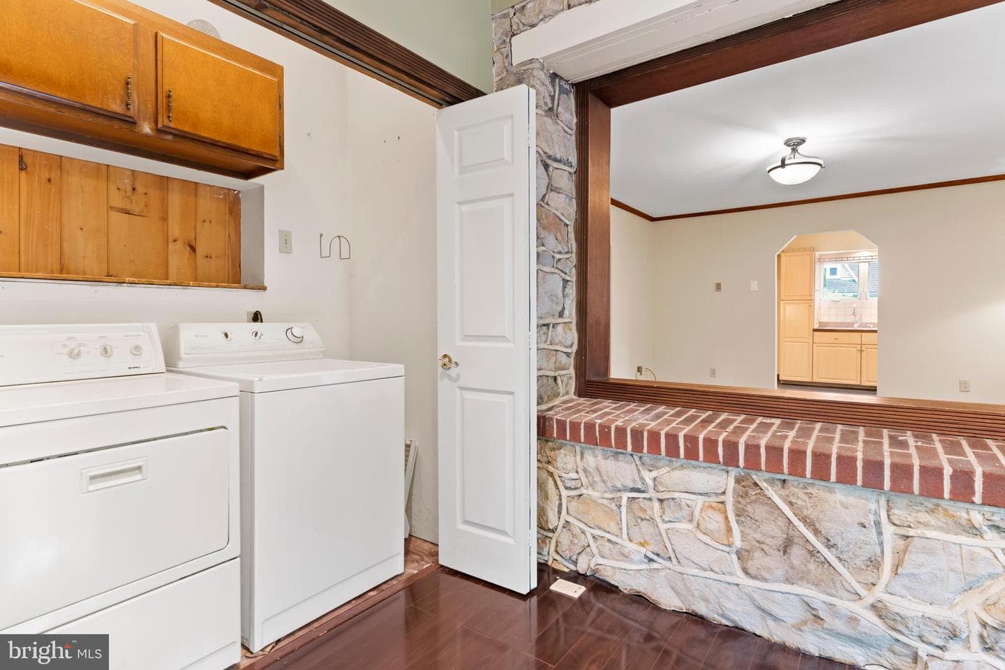 120 Yates St photo 29