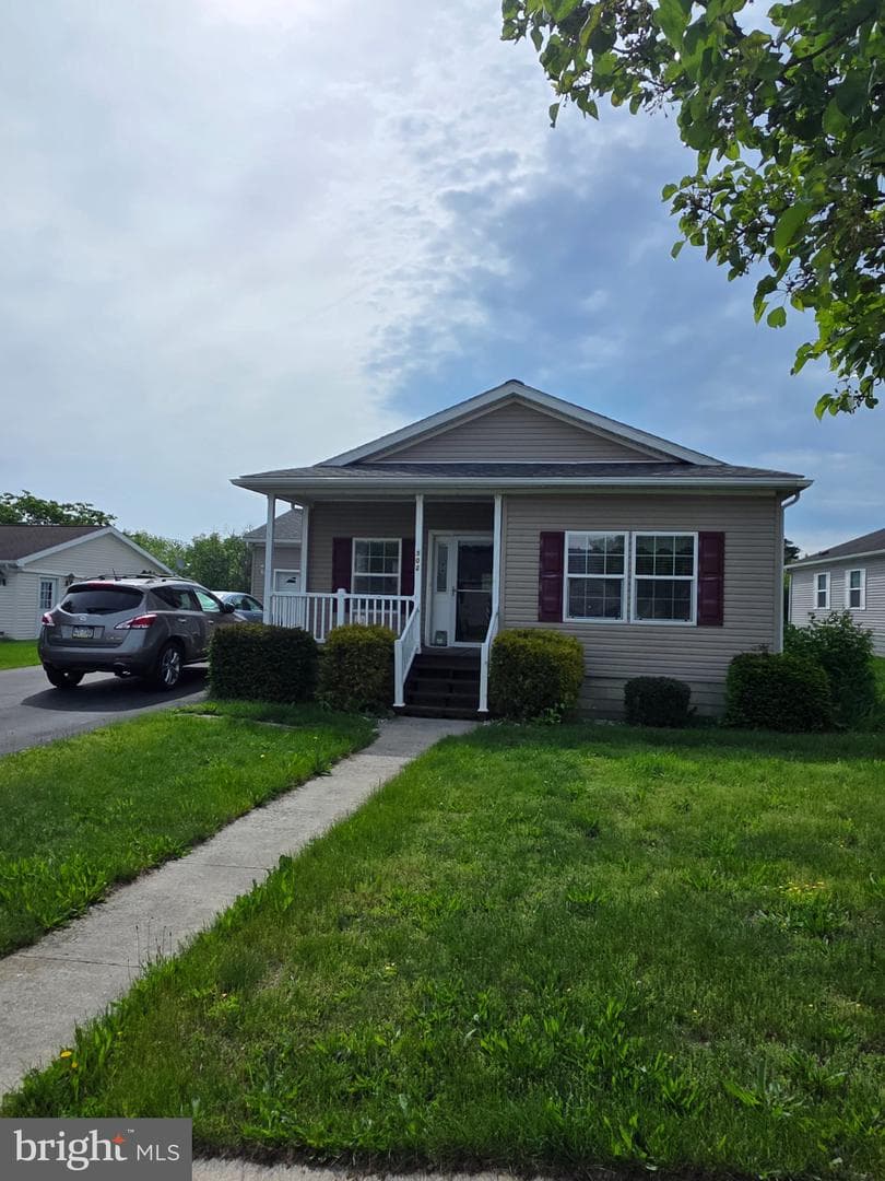 502 Falcon Dr photo 1