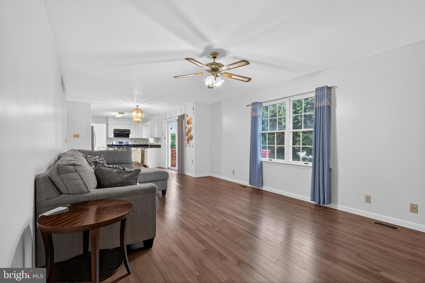 2 Windsor Way photo 17