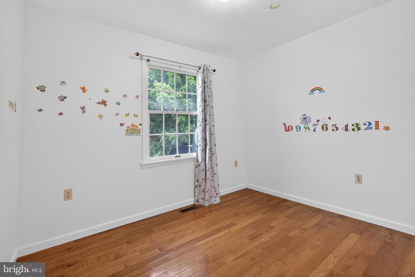 2 Windsor Way photo 22