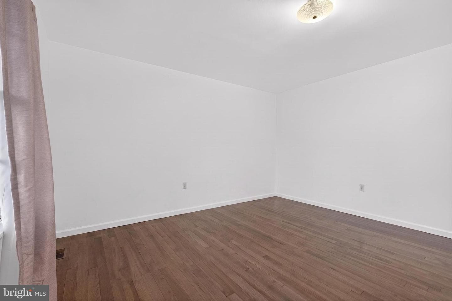 2 Windsor Way photo 7