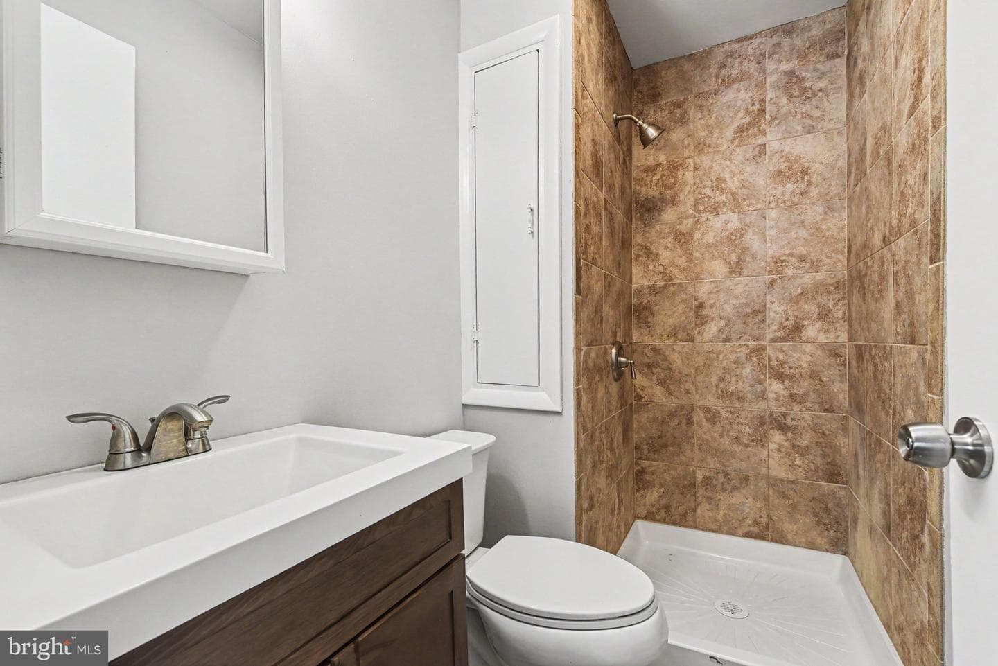 137 W Vine Street photo 11