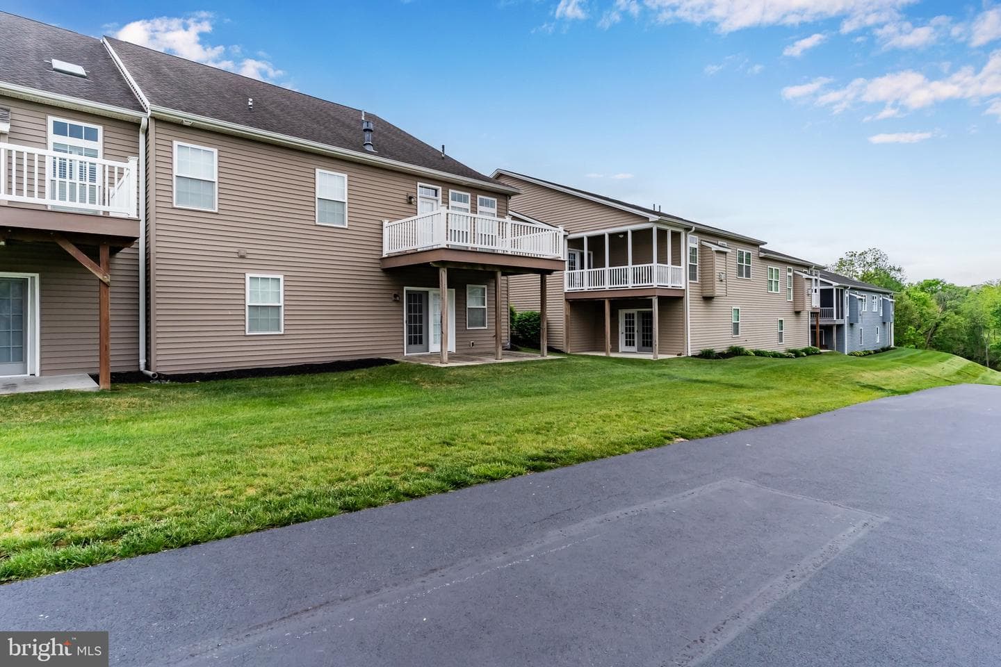 6245 Rivendale Court photo 33