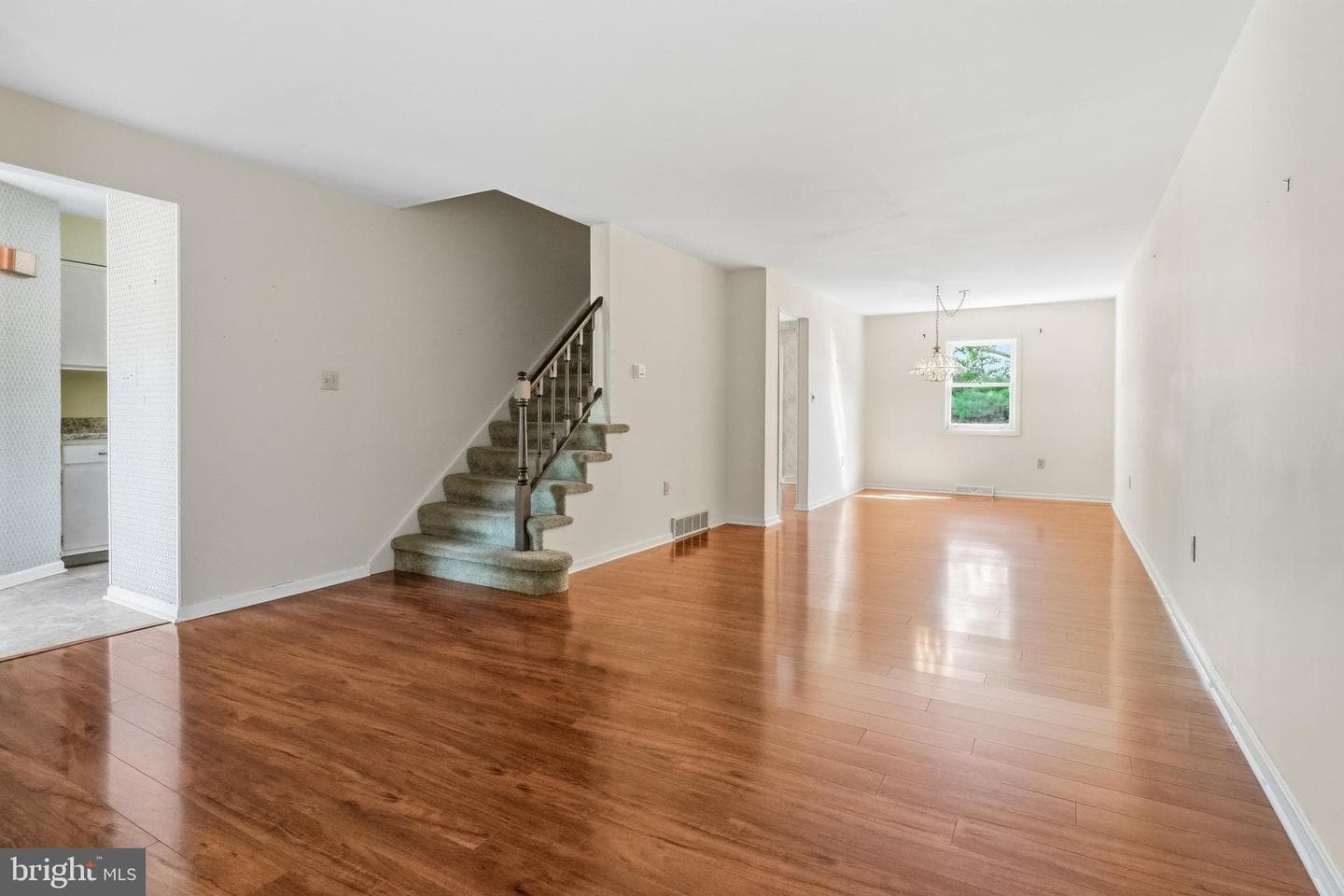 5500 Gloucester Street photo 2