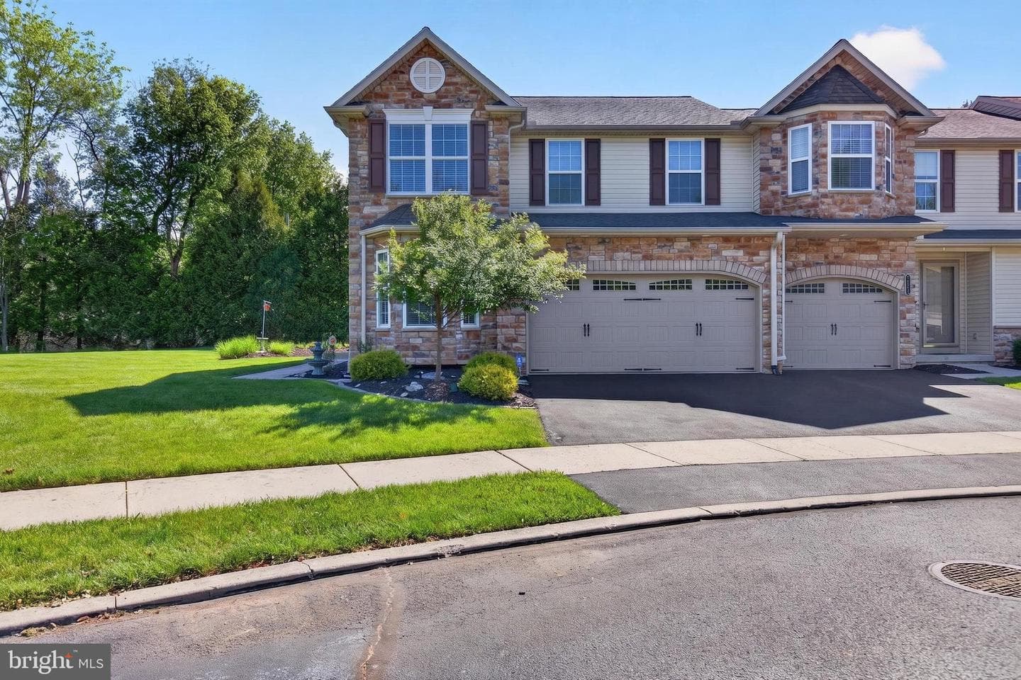 408 Pin Oak Court