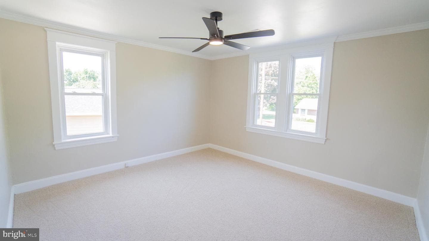 9 Oakwood Circle photo 18