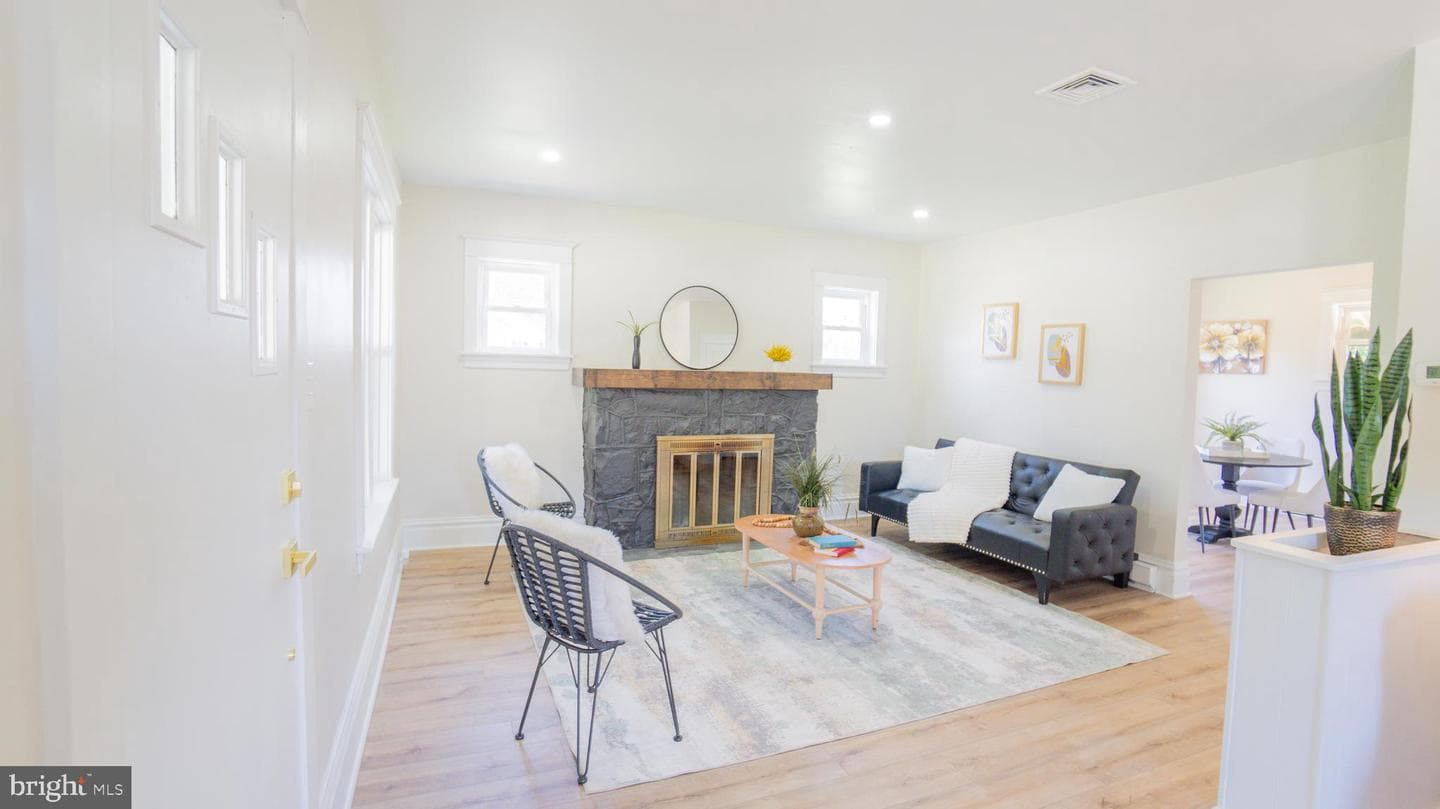 9 Oakwood Circle photo 5