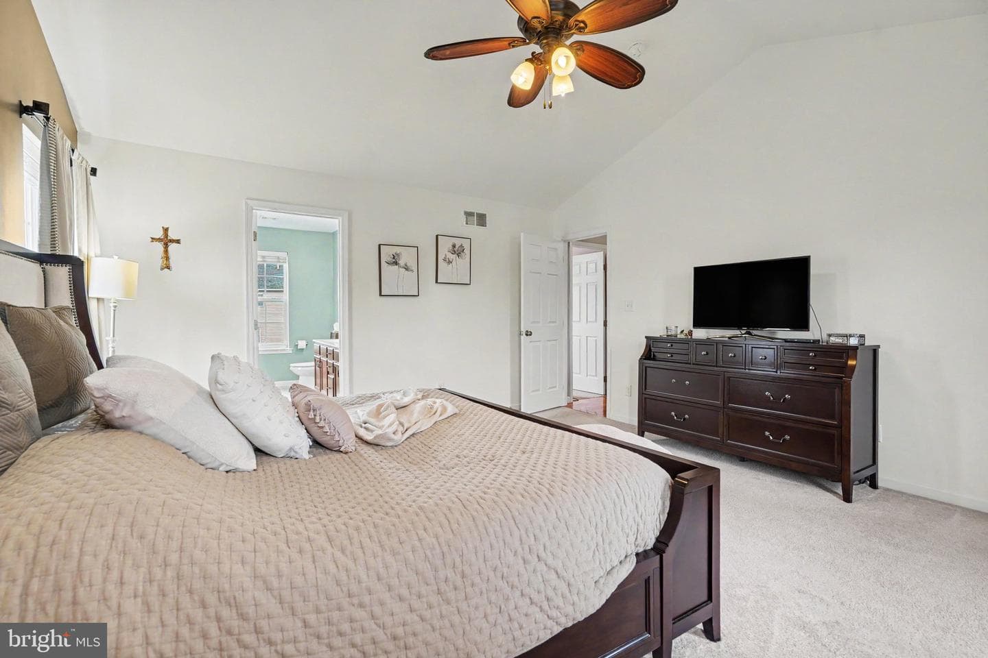 18 Oyster Bay Drive photo 16