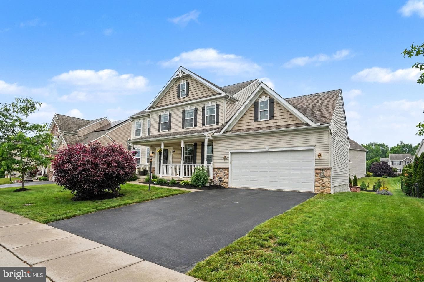 18 Oyster Bay Drive photo 2