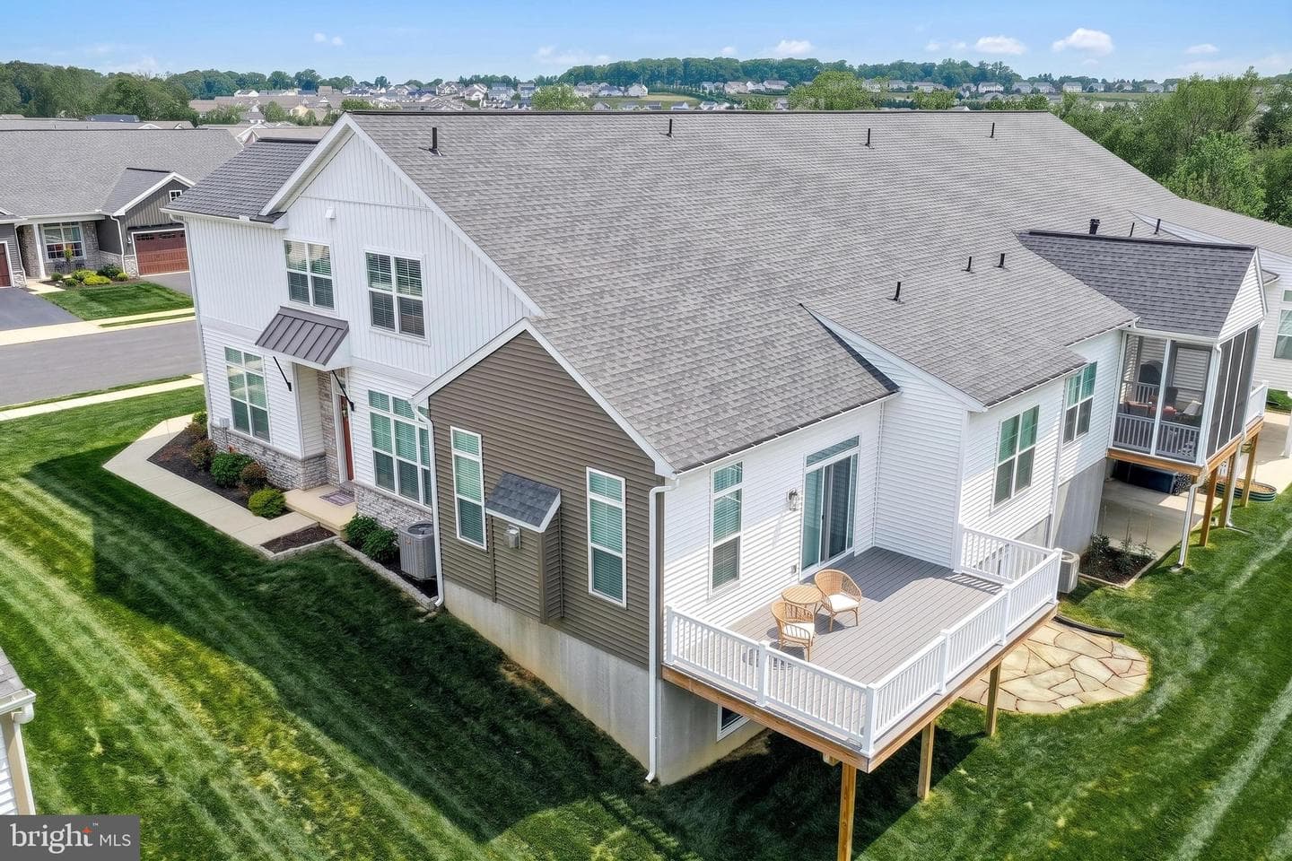 770 Aurora Drive photo 3