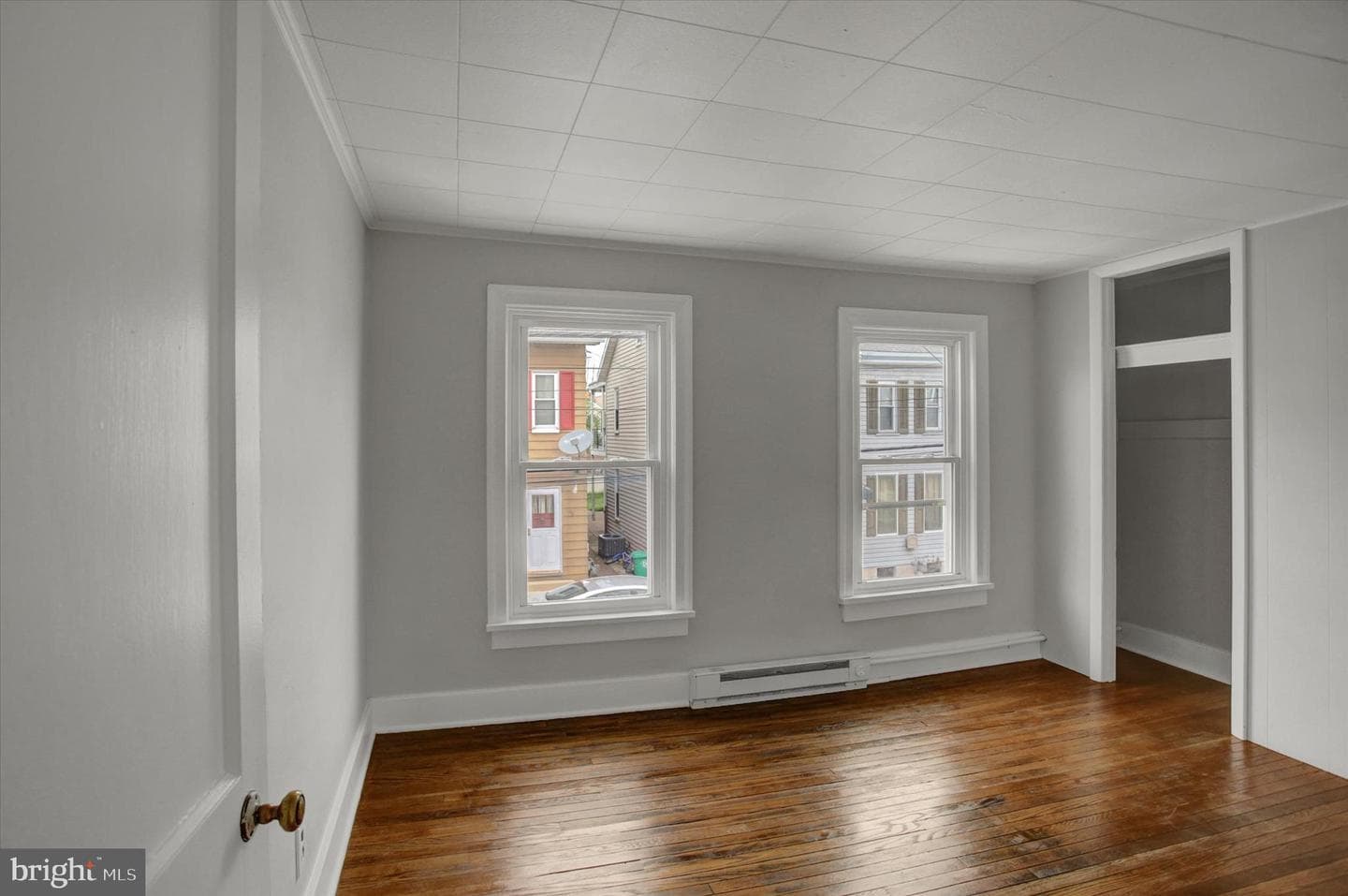 146 E Penn Street photo 12