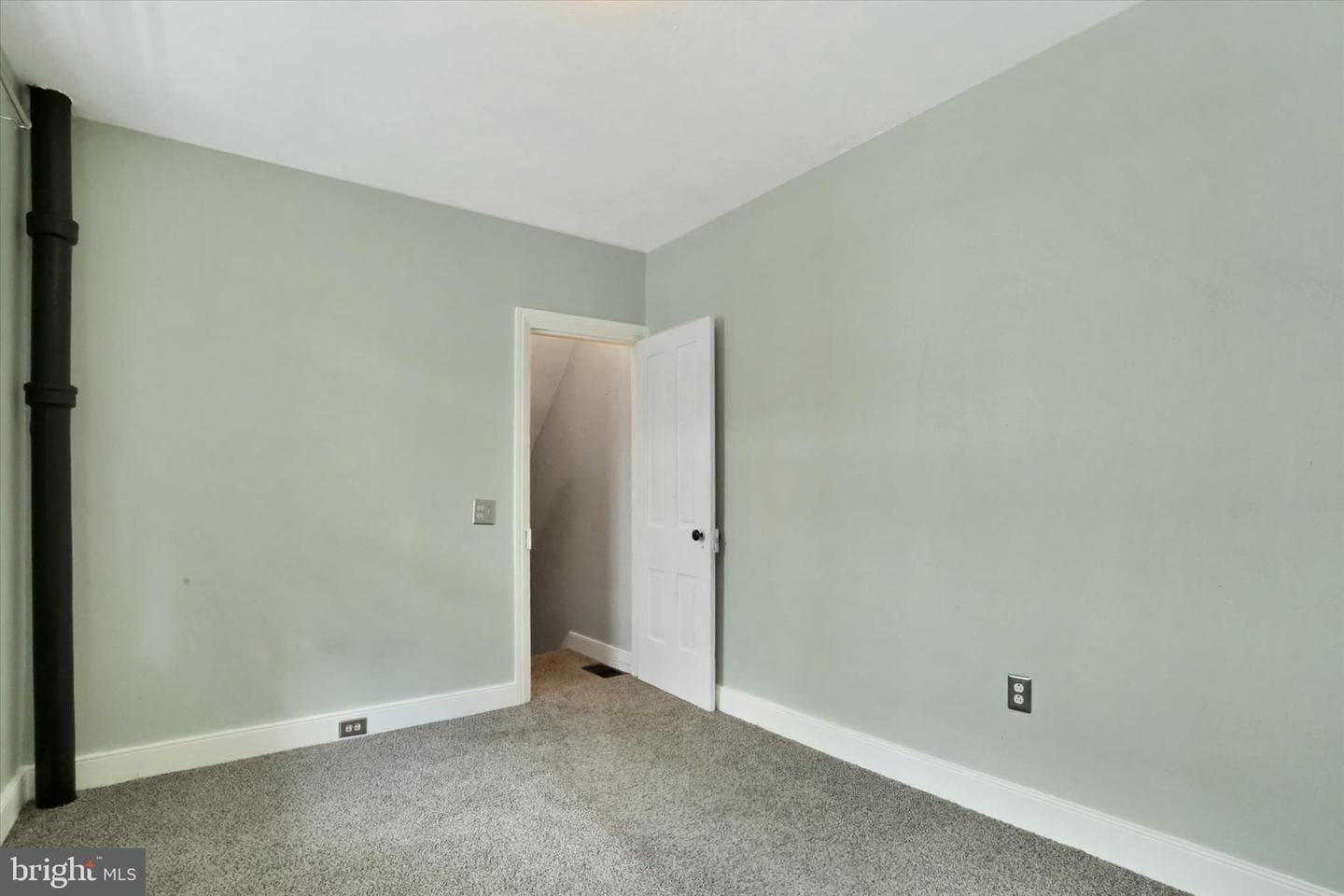 256 E Louther Street photo 14