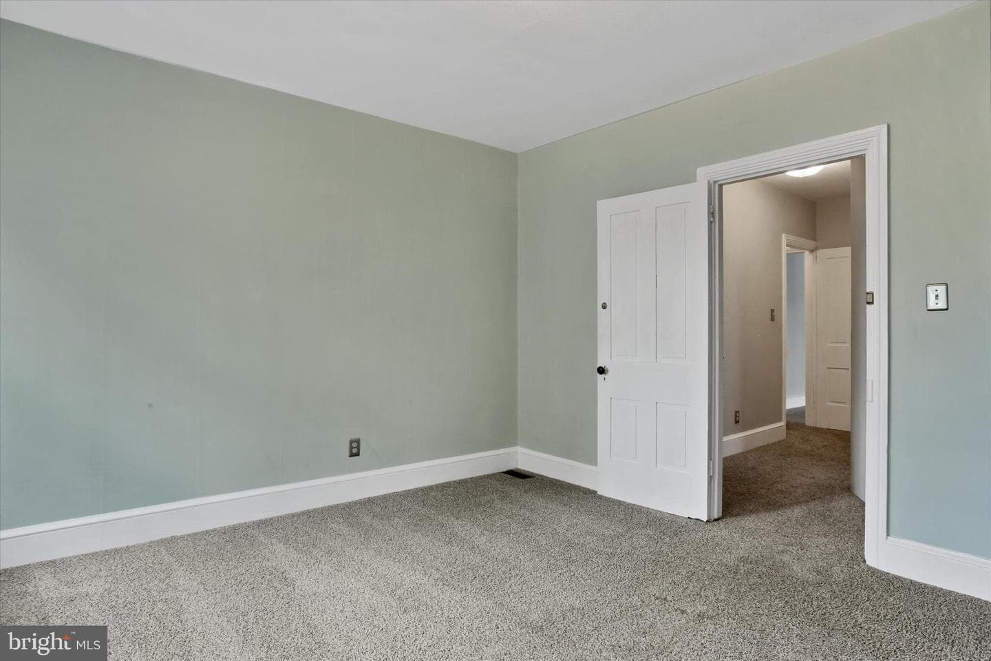 256 E Louther Street photo 16