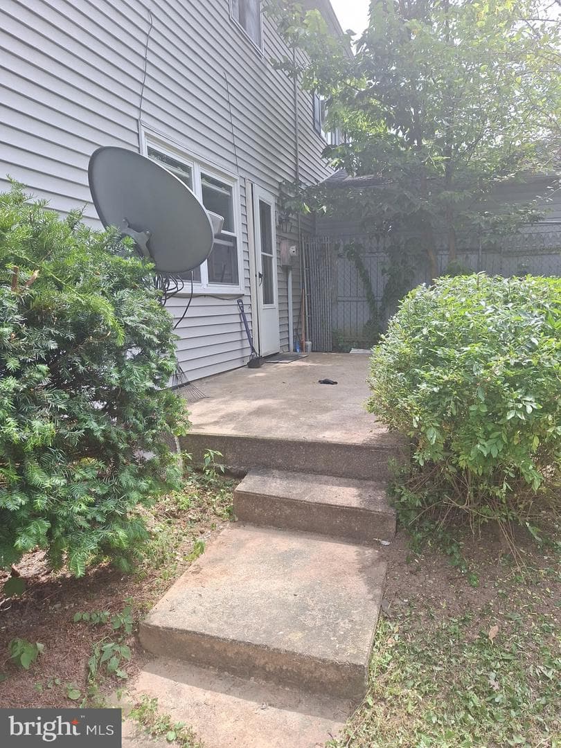 349 W Ridge Street photo 4